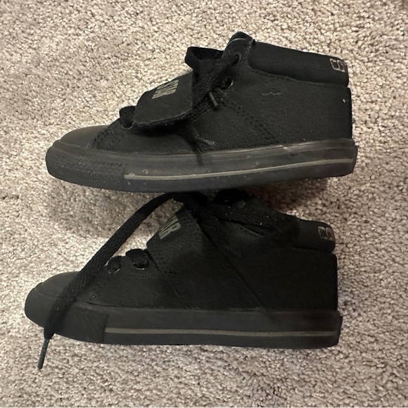 Converse Allstar Black High-tops Laces and Velcro Closure Size 8 Kids - Picture 6 of 7